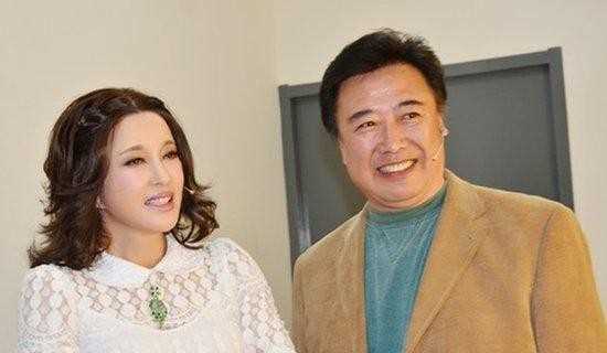 刘晓庆有几个儿子和女儿（国家一级演员刘晓庆）