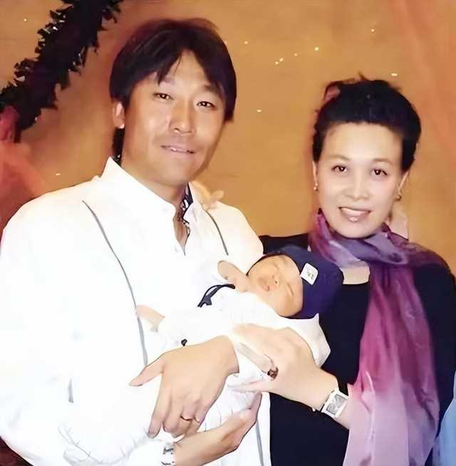 高峰的老婆（足坛浪子高峰的跌宕人生）