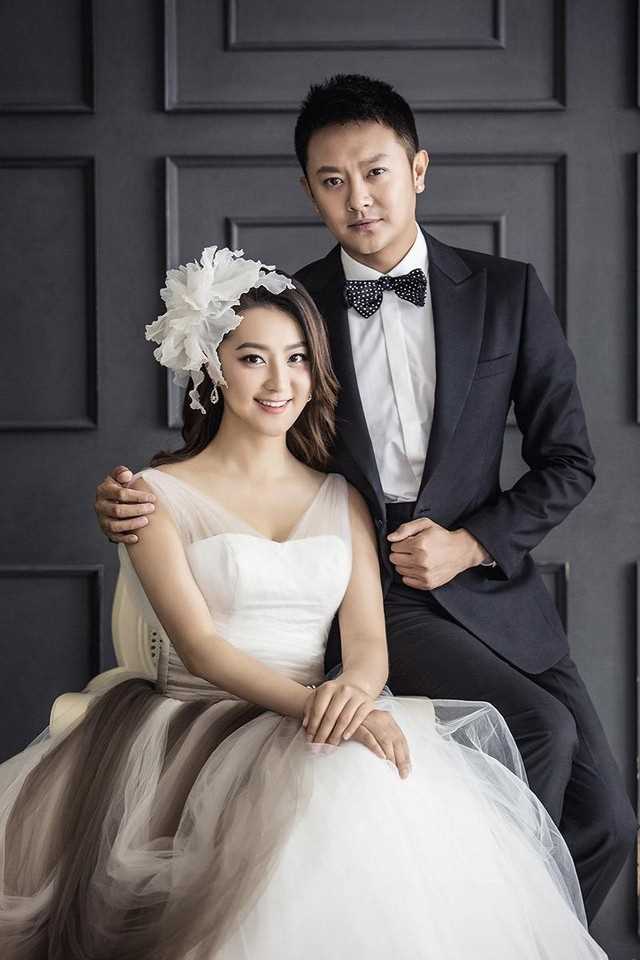 印小天妻子单身带着儿子（印小天与哈林娜离婚5年）