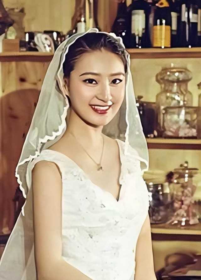 印小天妻子单身带着儿子（印小天与哈林娜离婚5年）