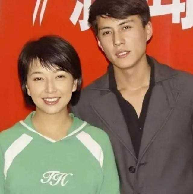 靳东老婆李佳个人简历（演员李佳一嫁富商二嫁靳东）