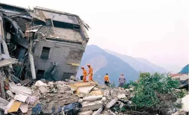 汶川地震恐怖真实图片（30张图片回顾汶川地震）