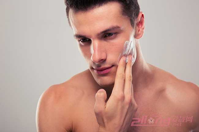 男人怎么用护肤品步骤 这个季节 男人该用什么护肤品