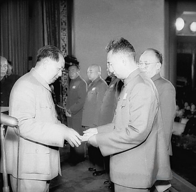 1955.中国十大元帅授衔授勋.为什么毛主席不要大元帅军衔？,1955.中国十大元帅授衔授勋.为什么毛主席不要大元帅军衔？