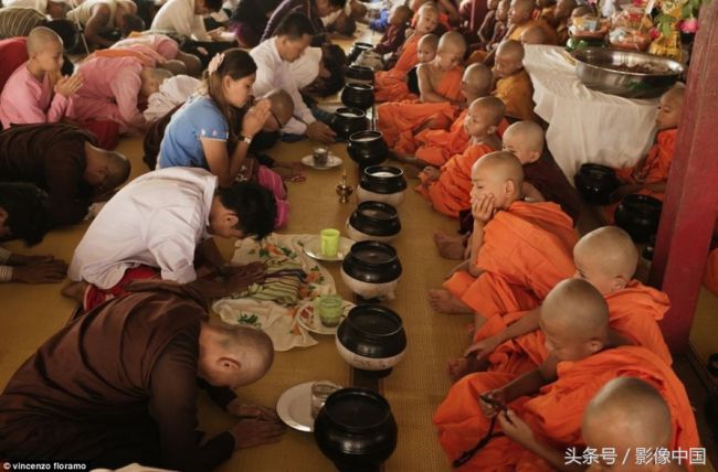 泰国男孩成人典礼，出家入寺,泰国男孩成人典礼，出家入寺