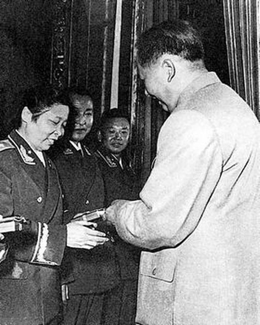 1955.中国十大元帅授衔授勋.为什么毛主席不要大元帅军衔？,1955.中国十大元帅授衔授勋.为什么毛主席不要大元帅军衔？