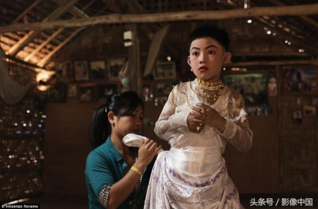 泰国男孩成人典礼，出家入寺,泰国男孩成人典礼，出家入寺