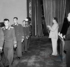 1955.中国十大元帅授衔授勋.为什么毛主席不要大元帅军衔？