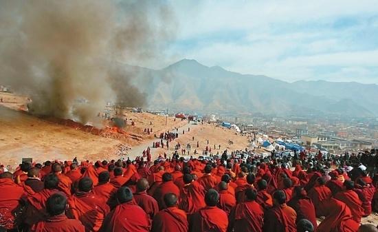 夏朝有人祭吗（实行火葬是哪一年）