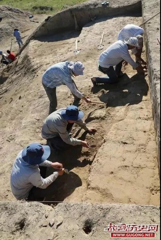 吉尔吉斯斯坦红河古城西侧佛寺遗址发掘取得阶段性成果