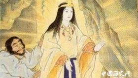 天照大神：日本神话中的太阳女神被奉为日本天皇的祖先