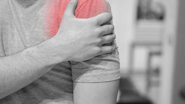 肩胛骨缝疼是什么的反射区