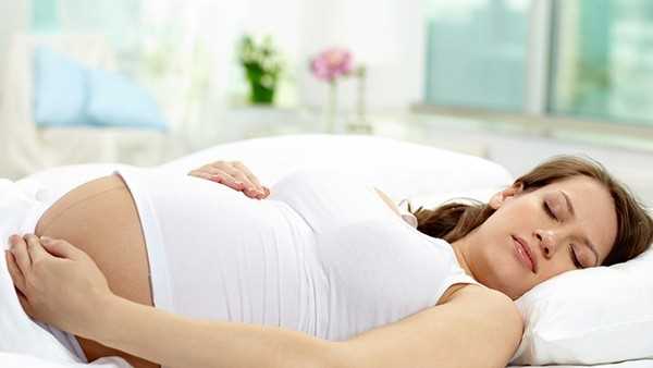 怀孕的女性肚子上的线条是什么