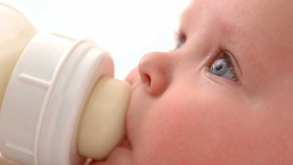 哺乳期嗓子不舒服可以喂奶吗