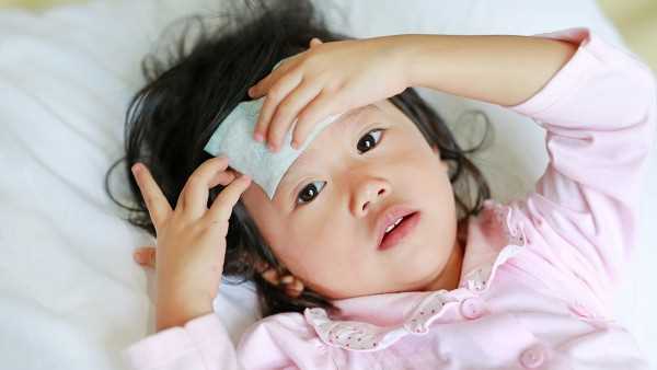 怎样分辨儿童发烧的原因和症状