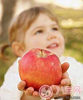 孩子爱吃苹果好吗  苹果有哪些好处