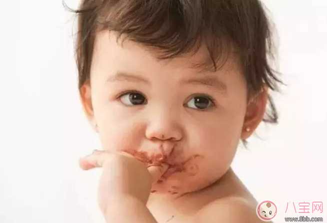 宝宝睡觉前吃巧克力会睡不着吗 宝宝喜欢睡觉前吃巧克力怎么办