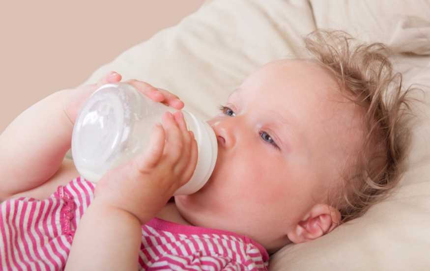 六个月可以喝果汁吃固体食物吗 喂什么给宝宝吃最好