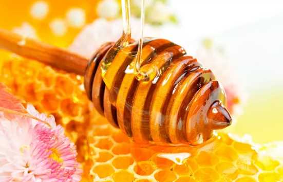 宝宝多大可以吃蜂蜜  几岁的宝宝可以喝蜂蜜