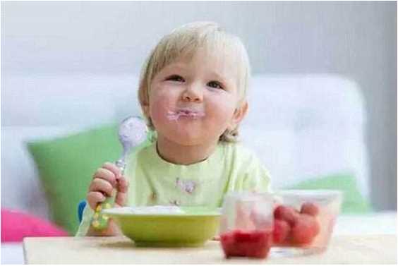 宝宝多大可以喝酸奶 宝宝喝酸奶需要注意什么