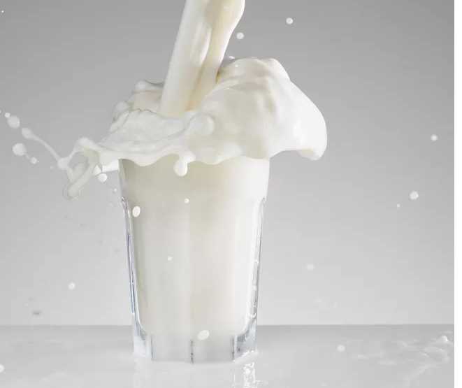 喝牛奶会使皮肤变白吗 喝牛奶会不会变白