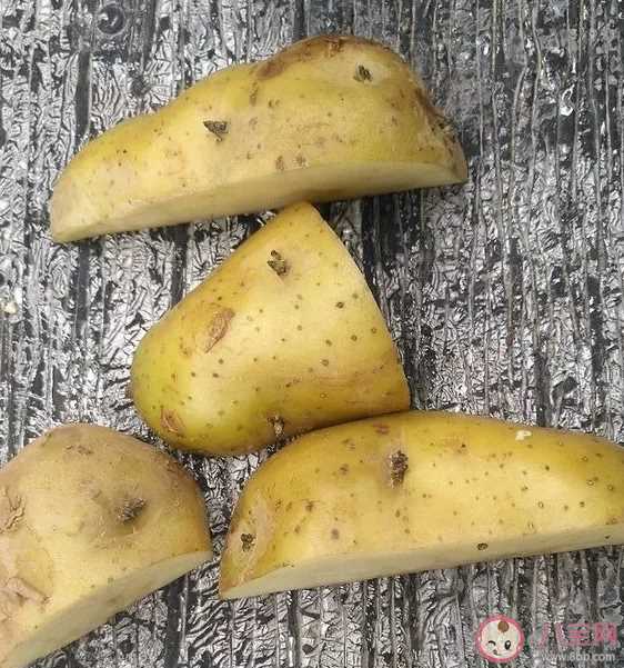 为什么新土豆有绿色的地方 土豆发芽了能用来干嘛