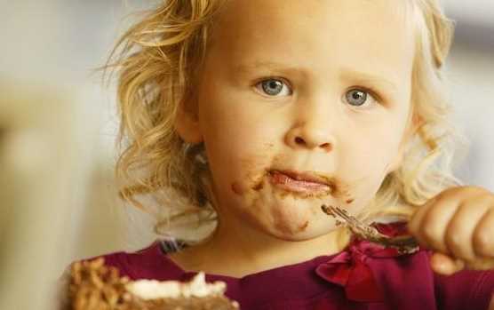孩子爱吃零食不吃饭怎么办 怎么让孩子少吃零食多吃饭