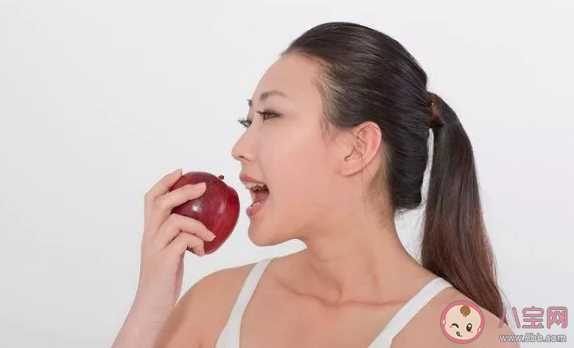 生苹果和熟苹果哪个减肥  吃一周水煮苹果可以瘦吗