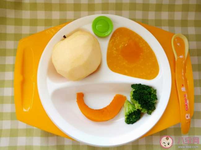 孩子辅食是先吃水果还是先吃蔬菜 孩子辅食要一种一种的添加吗