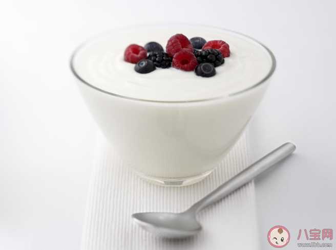 喝酸奶降低男性结肠腺瘤风险 如何能够充分享受酸奶的健康益处
