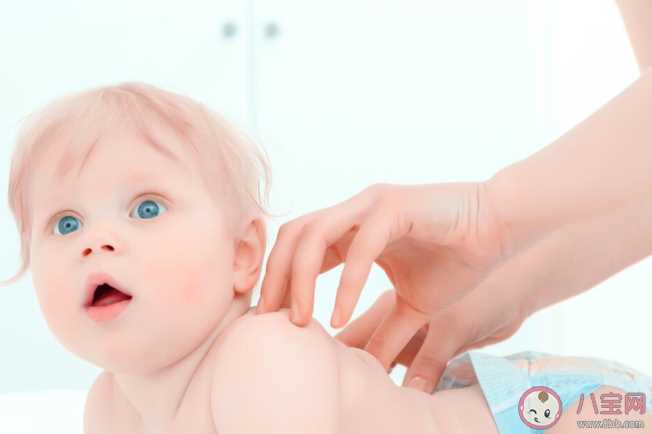 婴儿抚触一定要抹婴儿油吗婴儿抚触用什么油