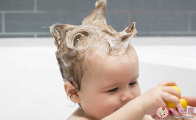 孩子能不能用大人的洗发水 如何挑选孩子适合的洗发水
