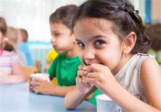 孩子特别的喜欢吃零食怎么办 孩子爱吃零食
