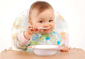宝宝出牙怎么吃东西 宝宝出牙辅食推荐