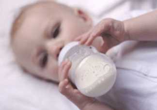 宝宝夏天不喜欢喝奶怎么办 宝宝夏天食欲减少是为什