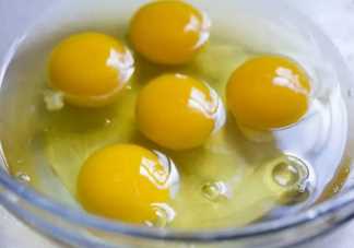 鸡蛋里面的蛋液有红色的能吃