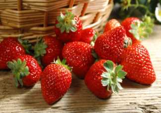 草莓会打激素孩子吃了会性早熟吗 草莓掉色是因为染
