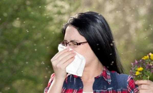 过敏性鼻炎鼻塞怎么办 清洗鼻腔热敷鼻部使用药物