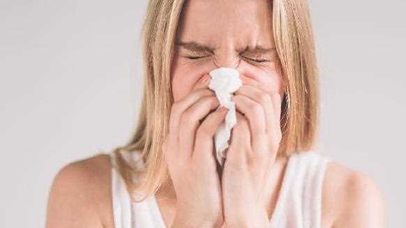 过敏性鼻炎会导致哮喘吗 敏性鼻炎会引起结膜过敏吗